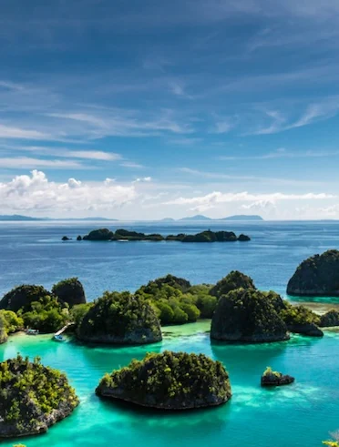 visit-raja-ampat-popular-indonesia