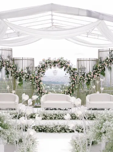 Romantic Semi-Outdoor Wedding at Swiss-Belresort Dago Heritage