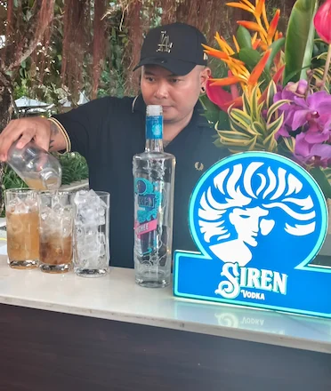 Mixologist Borty Jesika in Action