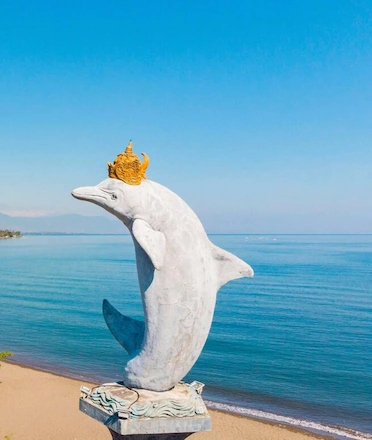 Dolphin Statue at Lovina Beach, Singaraja