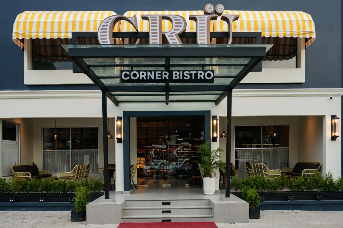 CRÜ Corner Bistro