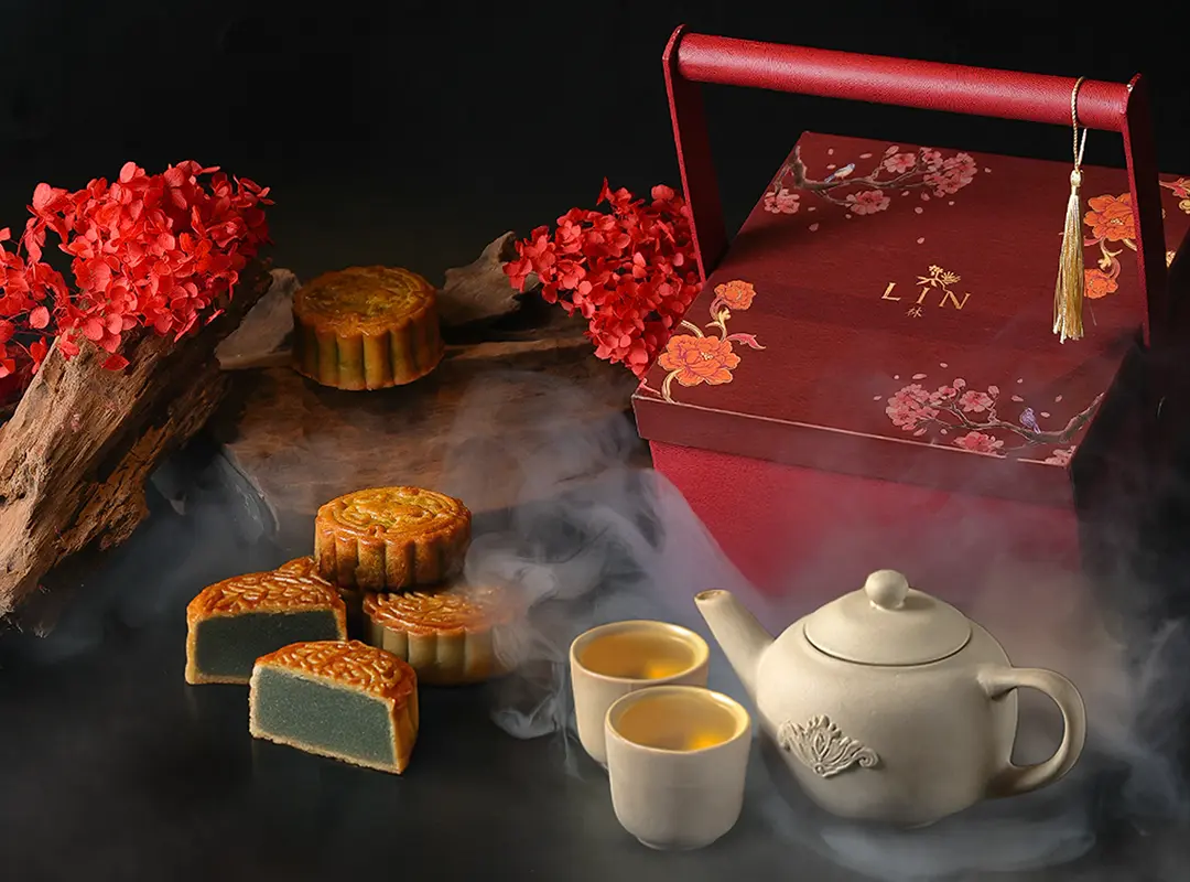 Hotel Tentrem Jakarta Mooncakes