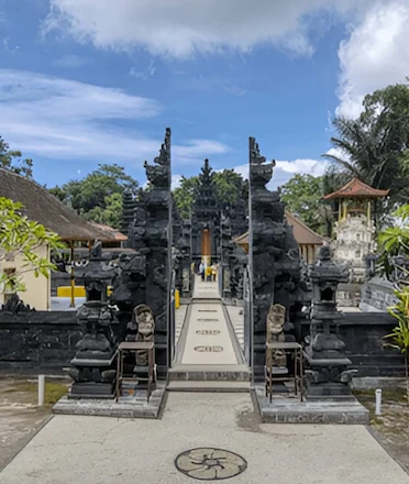 Pura Puncak Mundi Intricate Gate