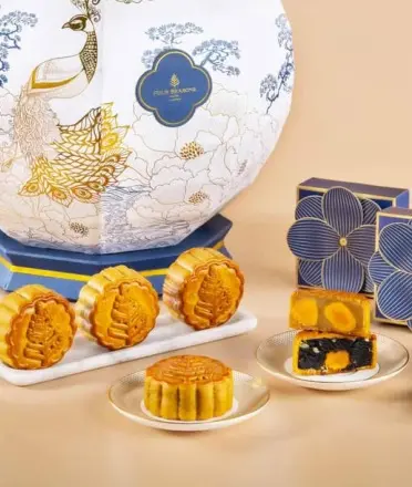 Four Seasons Hotel Jakarta Mooncakes