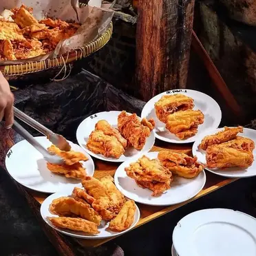 must_try_pisang_goreng_in_yogyakarta