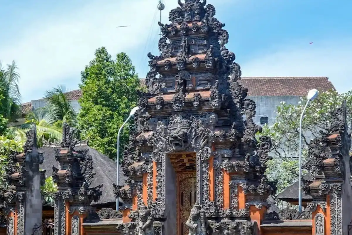 Pura Pusering Jagat Entrance by Bali