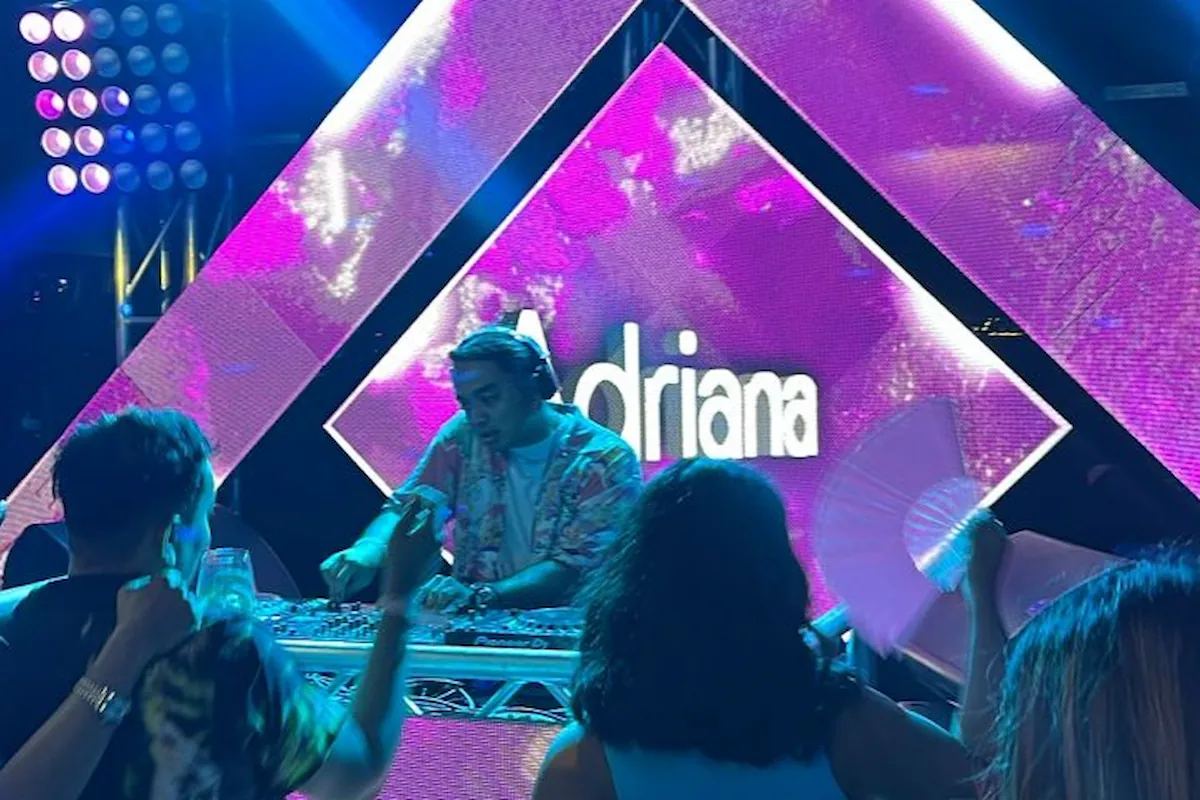Dipha Barus Performance in Adriana Cocina 1st Anniversary 