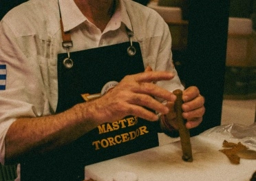 Master_Toredor_Cigar_Roller