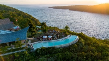 Amok_Sunset_Cliffside_New_Year_Party