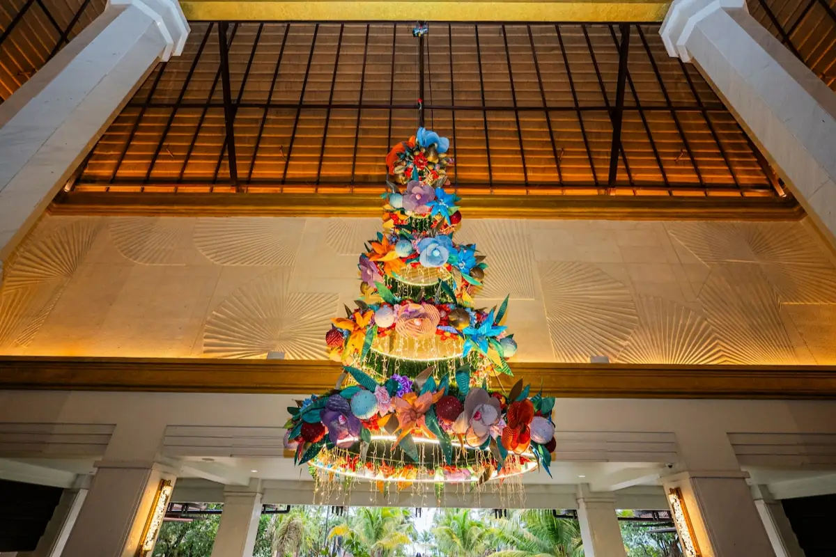 Christmas_Tree_Paul_Robb_InterContinental_Bali_Resort