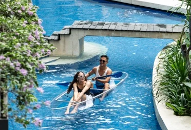 Canoe-Four-Points-by-Sheraton-Bali-Kuta