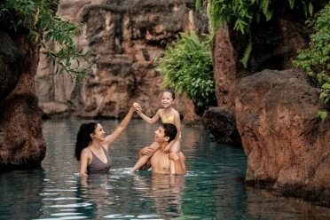 Grand-Hyatt-Bali-family-pool-greenery