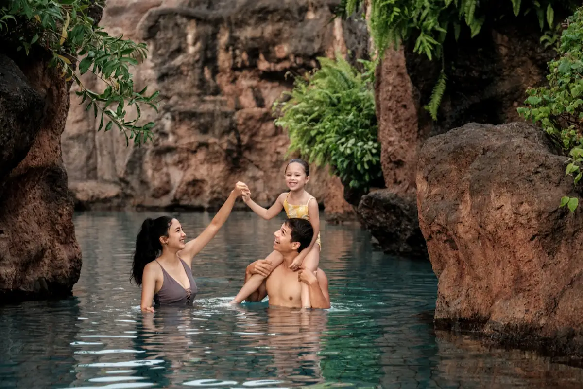 Grand-Hyatt-Bali-family-pool-greenery