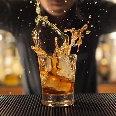 Mix_or_Match_Solos_First_Liquid_House_at_Agra_Rooftop