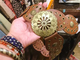 shopping thrifting pasar santa 1