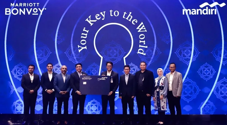 people on stage receiving awards