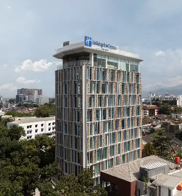 Holiday Inn Express Bandung Braga Officially Opens