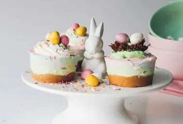 easter eggs cakes