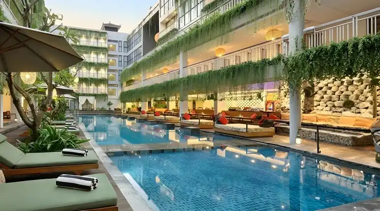Swimming Pool at Hotel Neo+ Kuta Legian