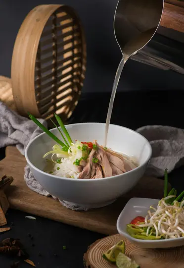 A_bowl_of_warm_pho