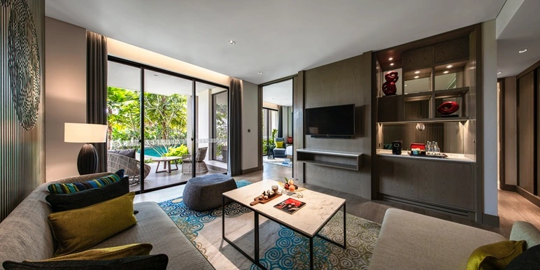 Suite Pool Access 