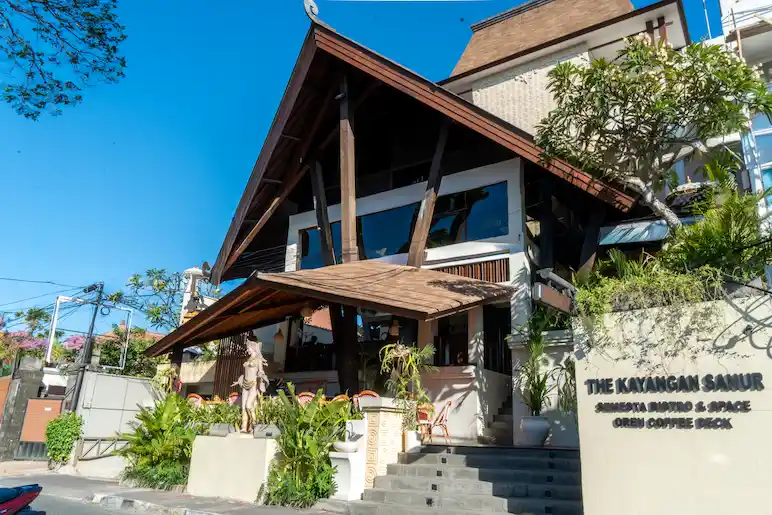 Semesta Bistro & Bar