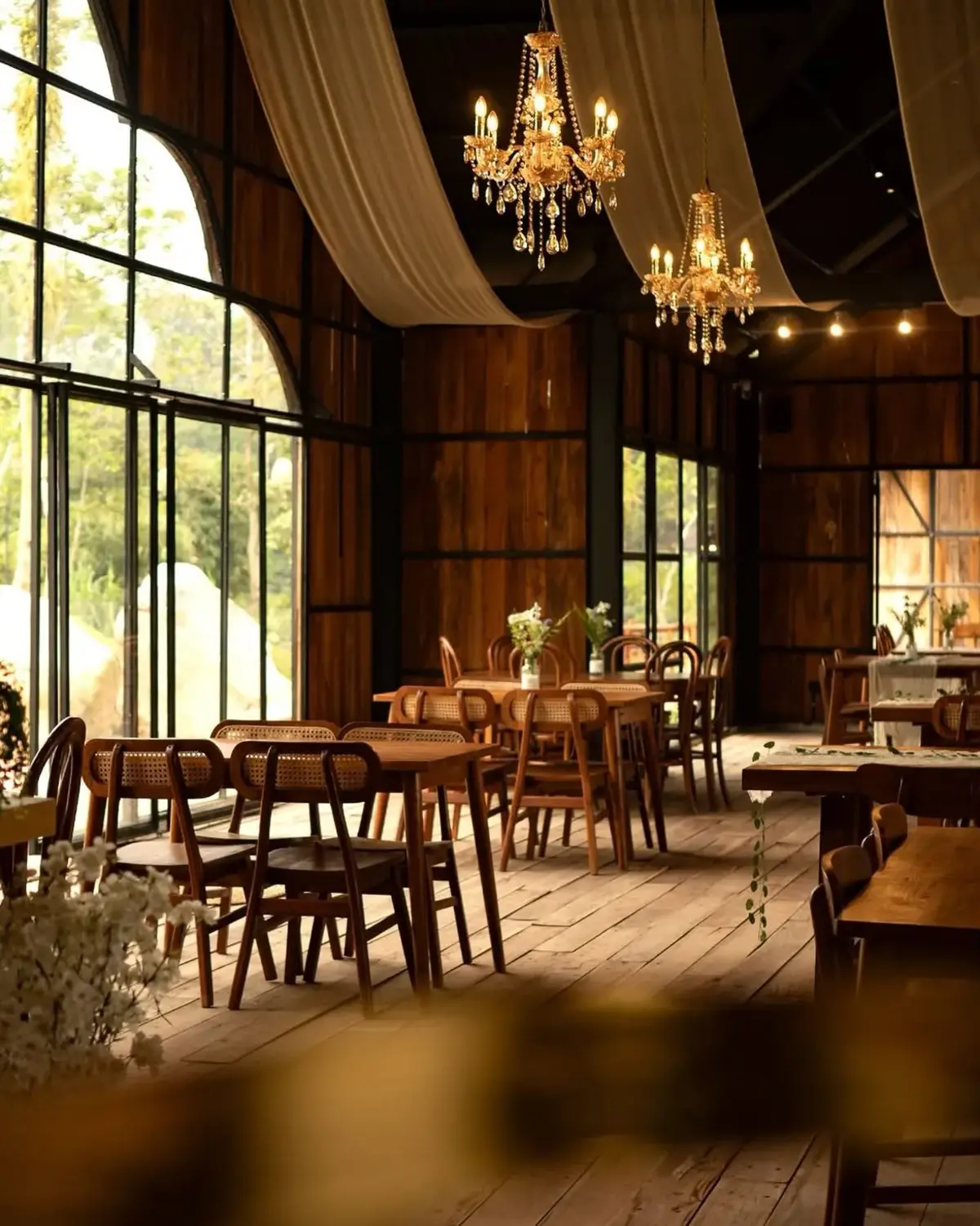 Beautiful_restaurant_interior