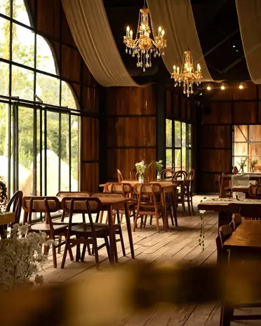 Beautiful_restaurant_interior