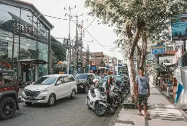 bali bustling street