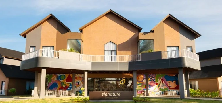 Ayola Signature 
