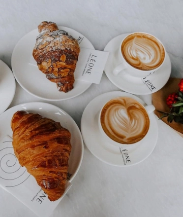 coffees_and_croissants_on_the_table