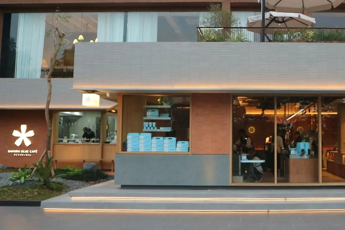 sakura blue cafe front 