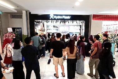 people store opening