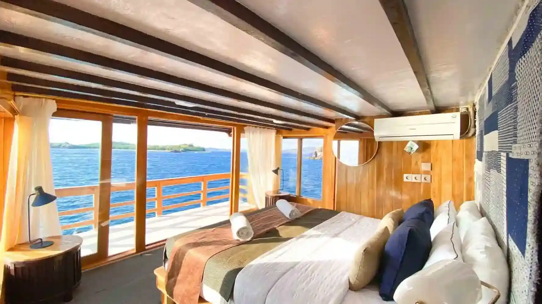 Luxury phinisi Indonesia