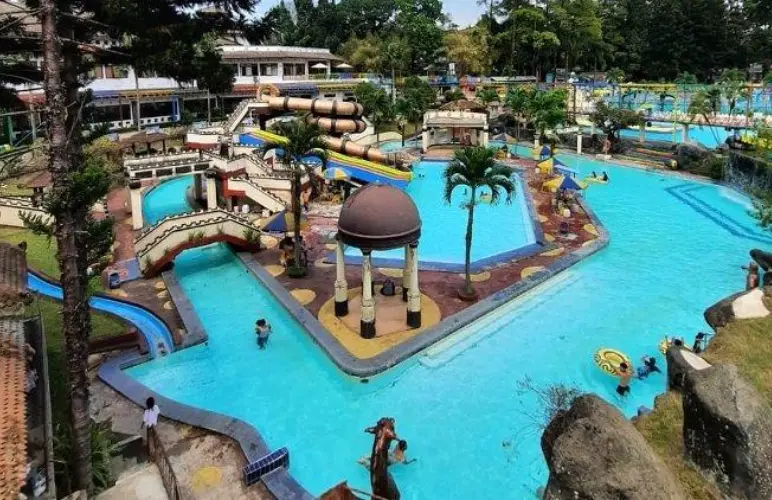 Karang Setra Swimming Pool