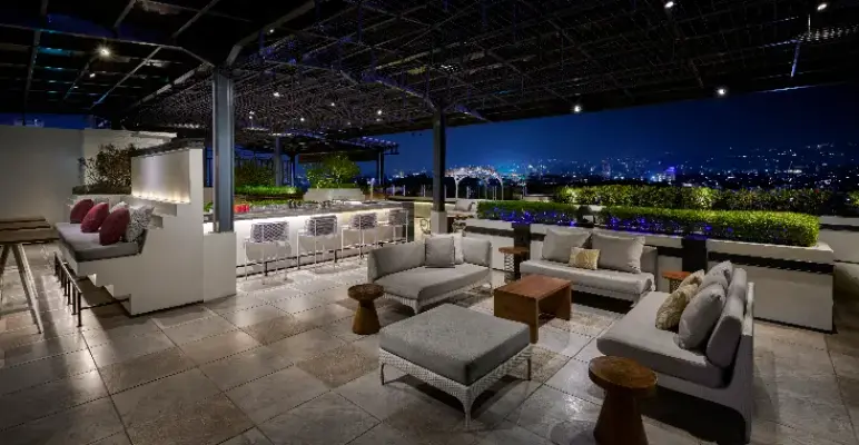 Akasa 360 Rooftop Bar