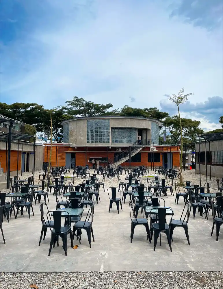 Kopiluvium Bandung outdoor area