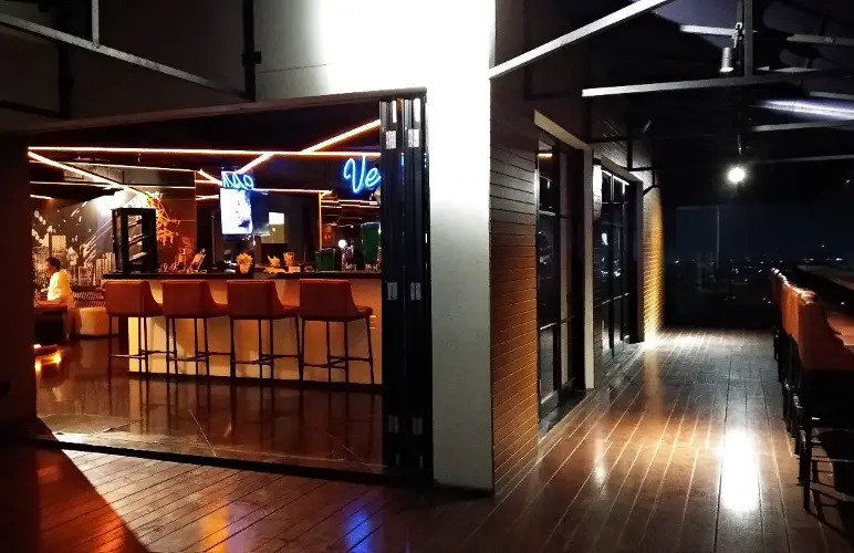 Vesper Sky Bar & Lounge