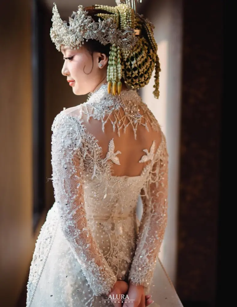 Yoss Bridal & Couture