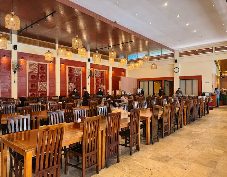 Pondok Selera Sunda dining area