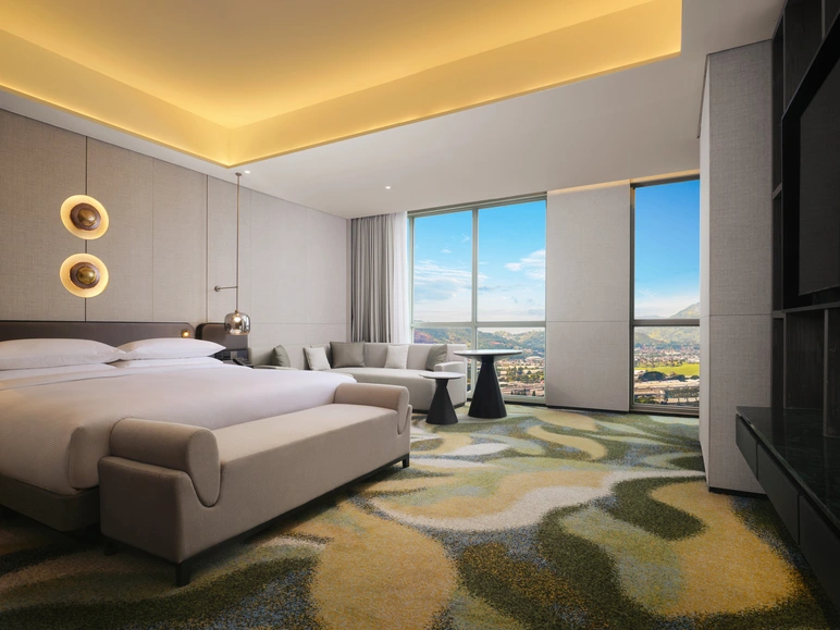 king deluxe corner room