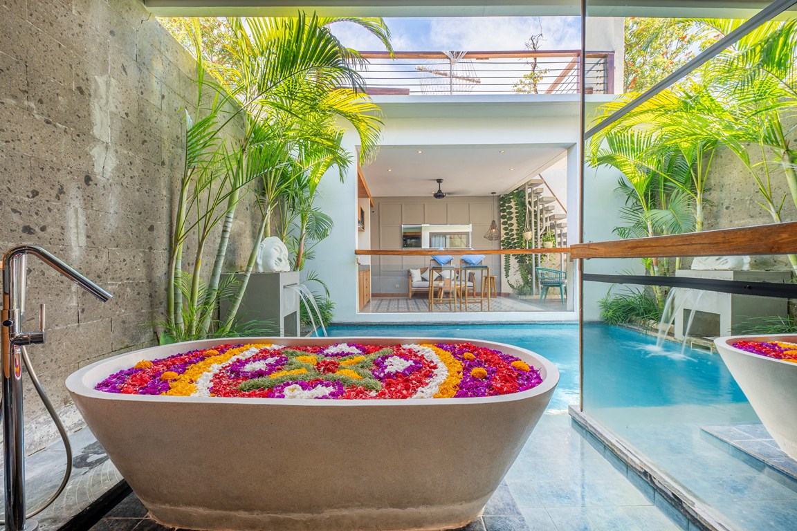 Ayona_Villa_A_Perfect_Villa_for_Summer_Vacation