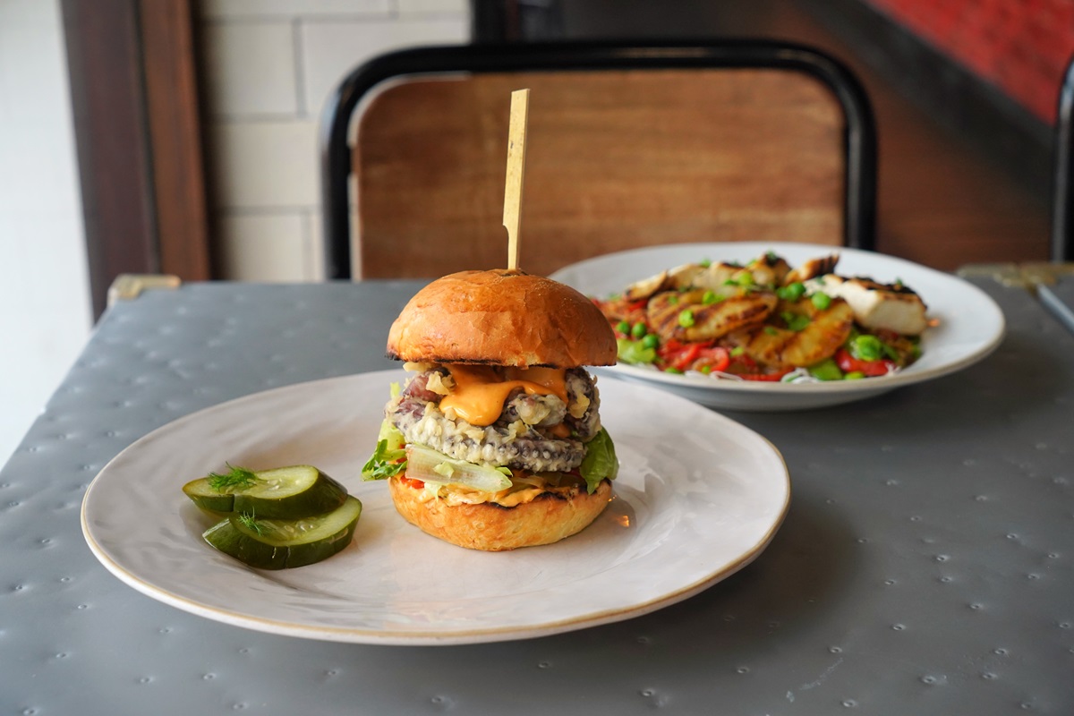 Jamie Oliver Kitchen Introduces Fresh, Seasonal, and Bold New Menu Jamie Oliver Kitchen Introduces Fresh, Seasonal, and Bold New Menu