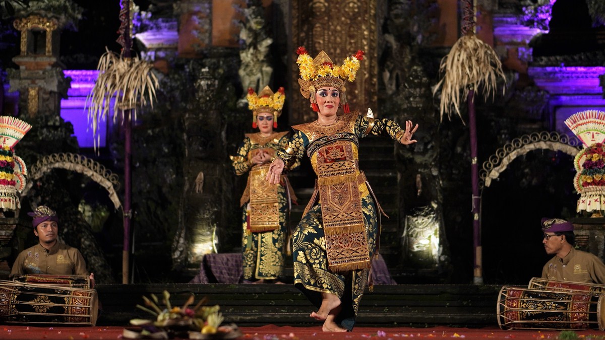 A_Night_of_Enchantment_Dinner_Experience_at_The_Café_Lotus_with_Balinese_Dance_Performances A_Night_of_Enchantment_Dinner_Experience_at_The_Café_Lotus_with_Balinese_Dance_Performances