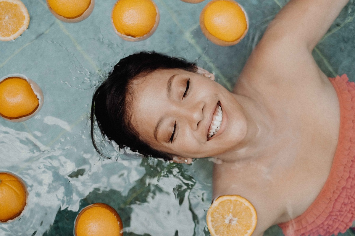 A_Summer_Hair_Care_Guide A_Summer_Hair_Care_Guide