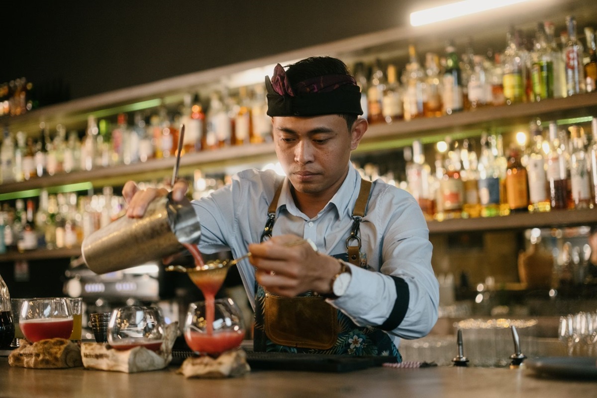 Hennessy Honors Giri Asta From Indonesia Winner at Hennessy MyWay 2024 as Global Top 3 Hennessy Honors Giri Asta From Indonesia Winner at Hennessy MyWay 2024 as Global Top 3
