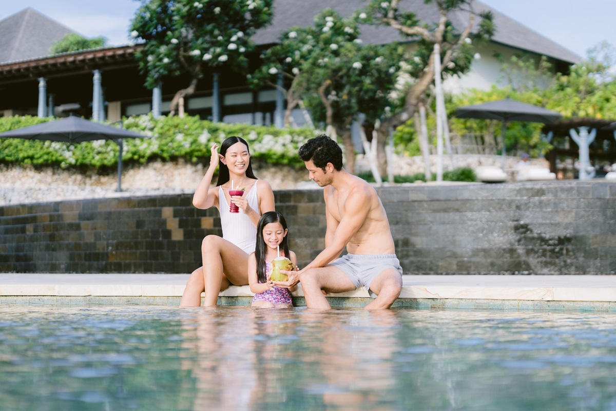 Gather Your Loved Ones and Experience The Joy of The Festive Season at Jumeirah Bali