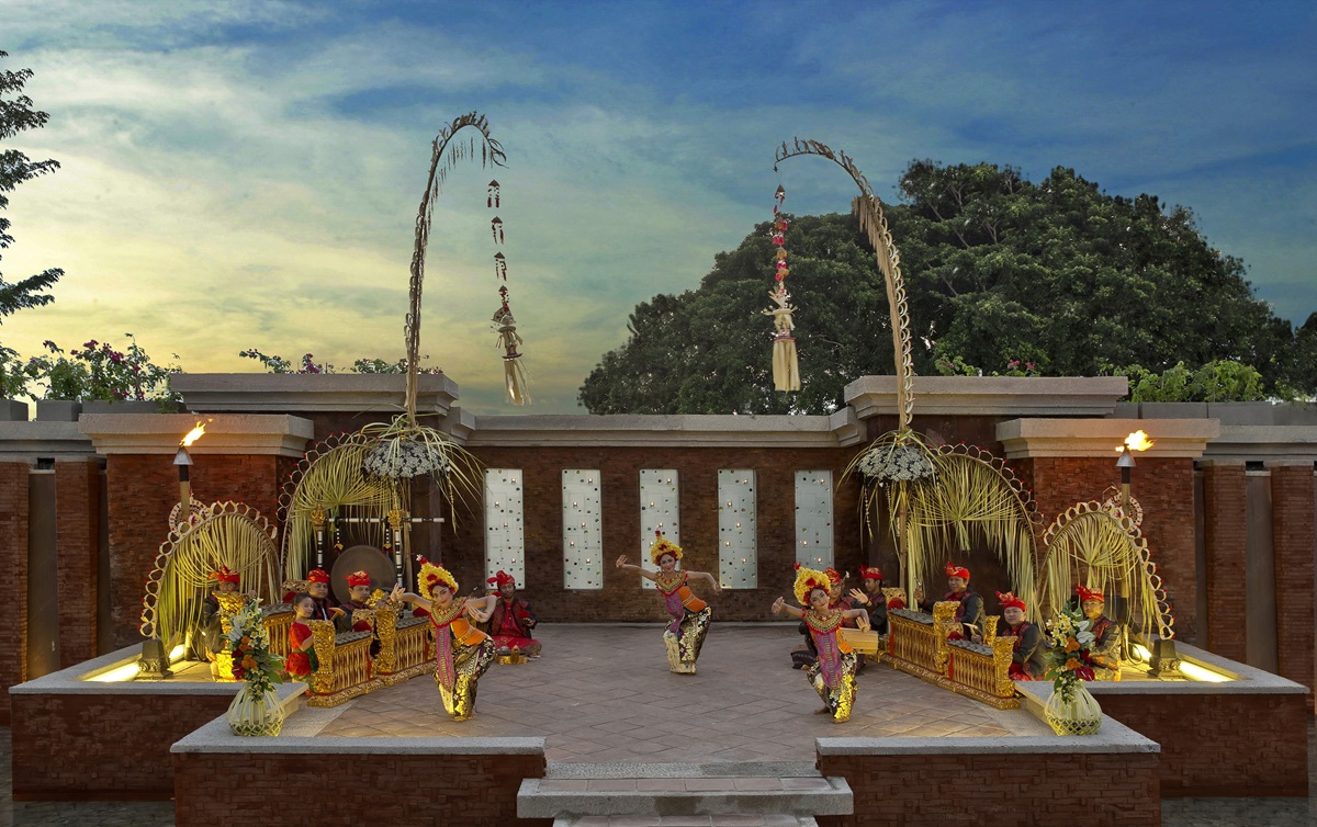 Celebrating The Harmony of Tradition with Ayana Bali & Ayana Komodo Waecicu Beach