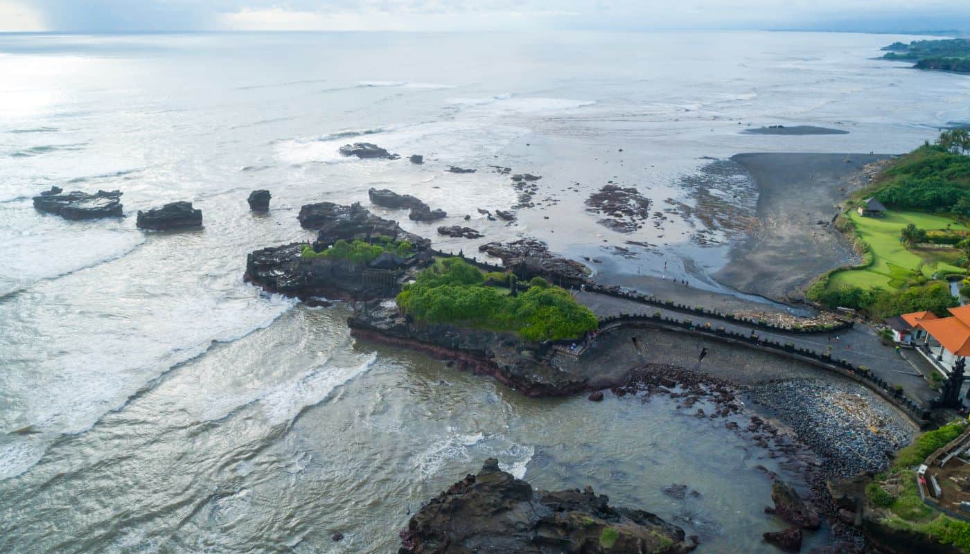 Wind, Waves and Whisper: The Hidden Mystical Charm of Pura Batu Ngaus Wind, Waves and Whisper: The Hidden Mystical Charm of Pura Batu Ngaus