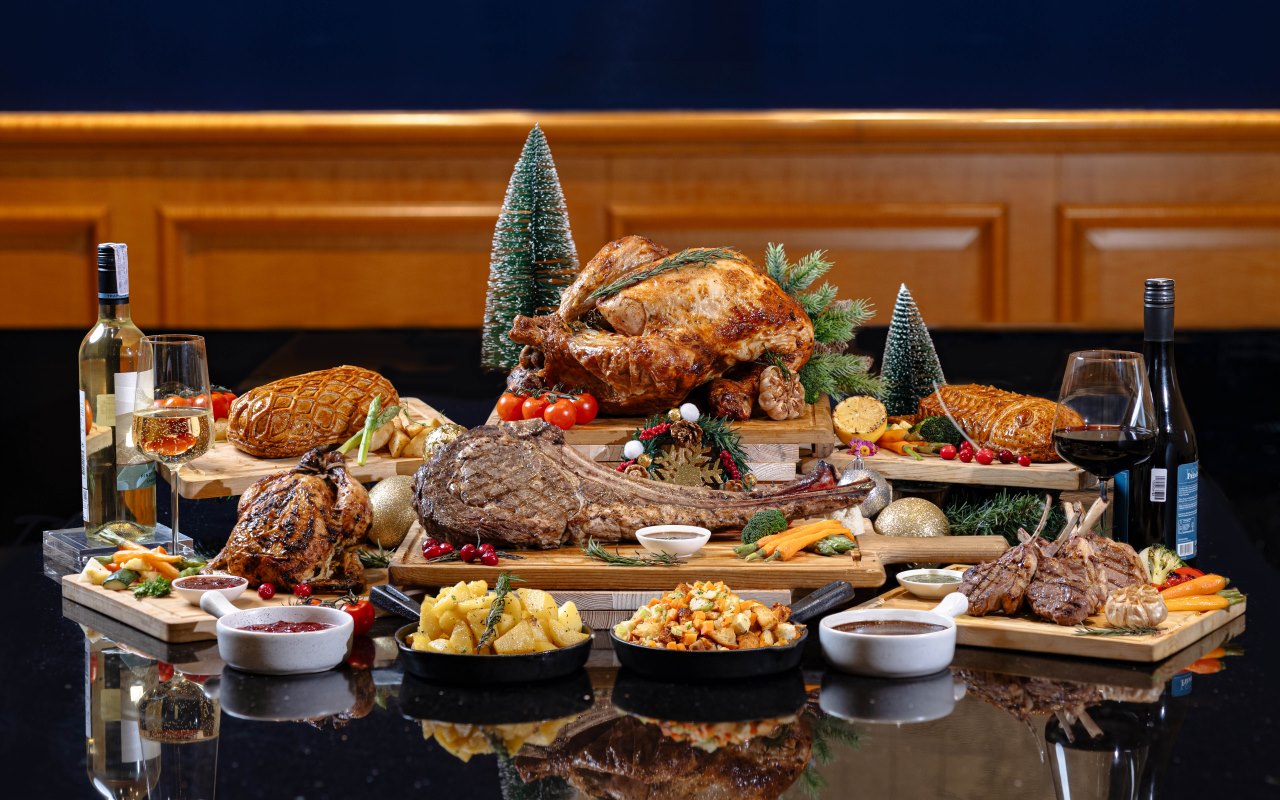 The Ritz-Carlton Jakarta, Mega Kuningan Welcomes Festive Season with an Opulence of Offerings